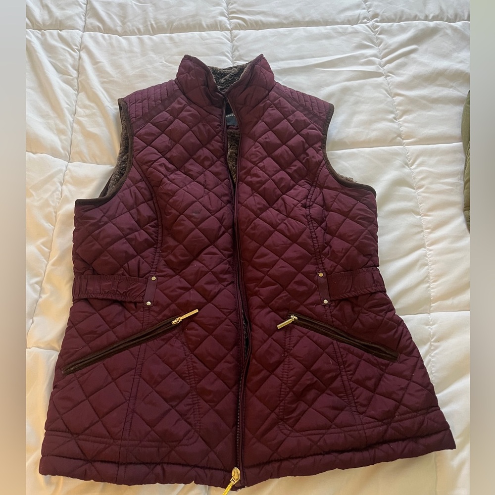 Weatherproof quilted purple faux fur lined zip vest size M